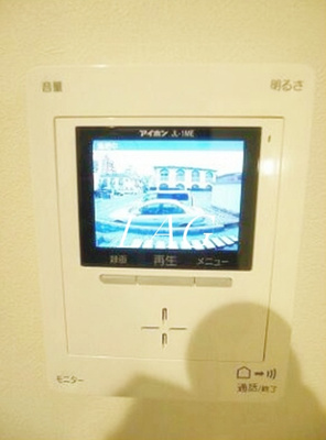 【セキュリティ】 | エバーグリーン | モニター付きインターホンです。