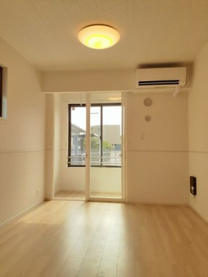 【居間・リビング】 | メヴィの森 | 居間です