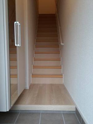 【玄関】 | アルカディアⅡ | 収納もある玄関です