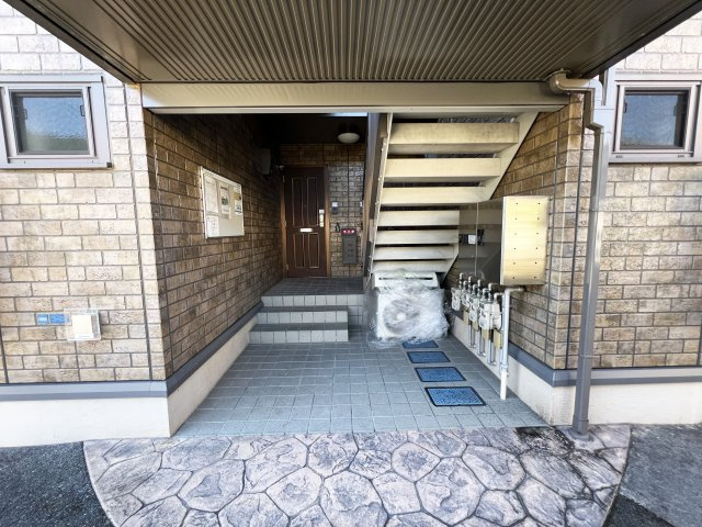 ブルージュあざみのエントランス