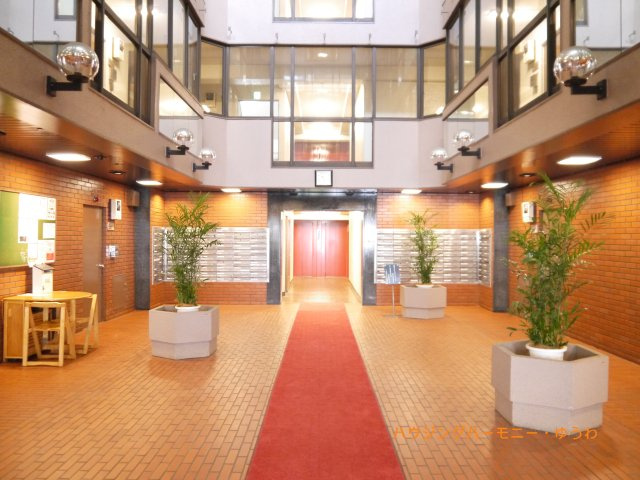 【エントランス】 | トーア駒込マンション | エントランス内部は、きれいな空間です。