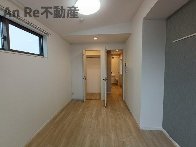 川口市南鳩ヶ谷３丁目のアパートの洋室