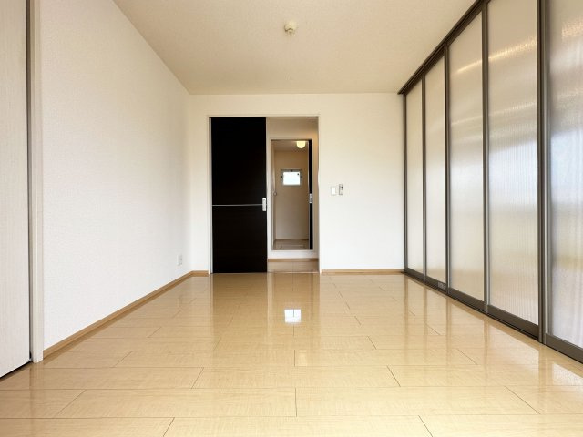 ローズコート北金田の洋室