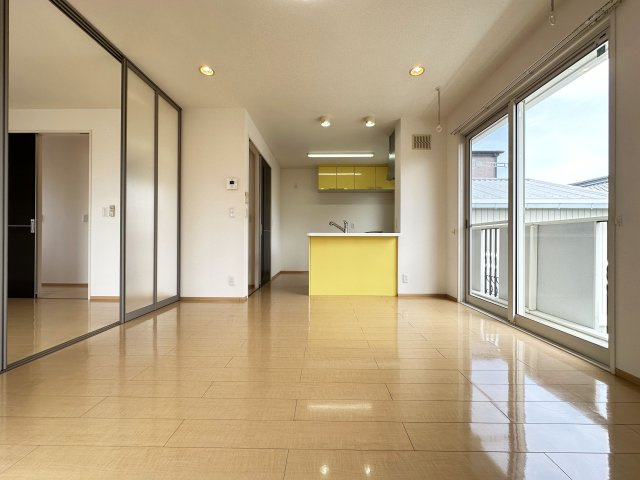 ローズコート北金田の居間・リビング