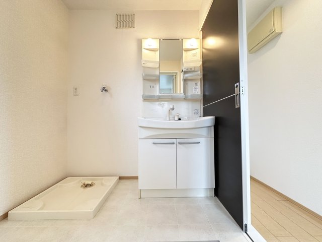 ローズコート北金田の独立洗面台