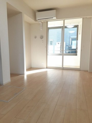 【居間・リビング】 | パラディーゾ金田東Ⅱ | ゆったりとしたリビングです