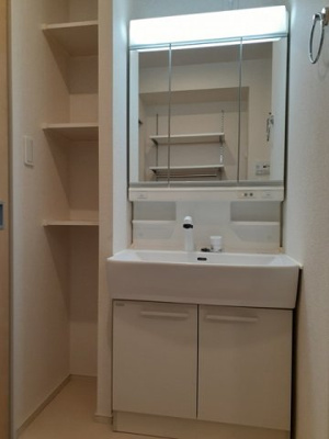 【洗面所】 | パラディーゾ金田東Ⅱ | 明るい洗面所です