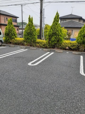 【駐車場】 | エクセレント・ネサキＤ | 駐車場に車を止められます
