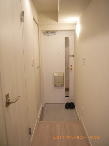 【玄関】 | 日神パレステージ西池袋 | 帰り着くたびに洗練されたテイストの空間に迎えられ誇りと喜びを感じる玄関まわりです。