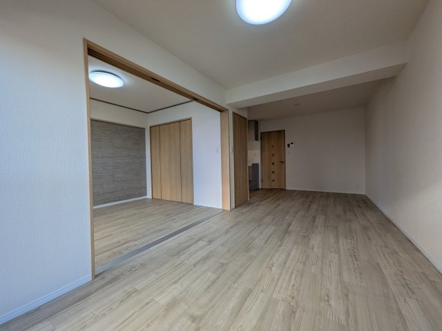 ハイラーク浦和の洋室