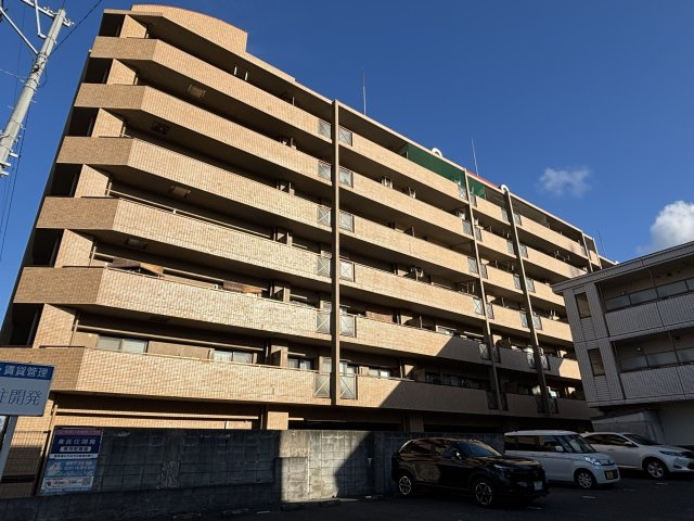 【外観】 | オリエントハイツ前原 | 徒歩圏内の利便性が高く、小学校も近いのでお子様の通学も安心です