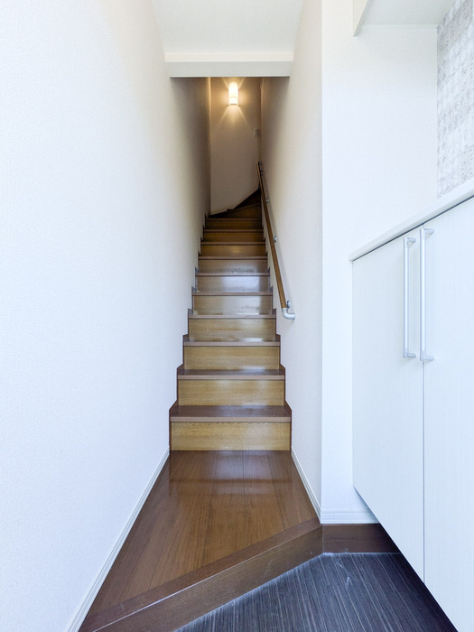 レセンテスパシオAの玄関