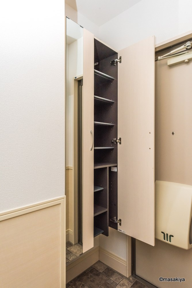 ルージュ 伊勢宮　A棟の玄関|下駄箱