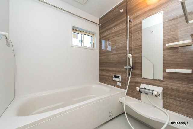 ルージュ 伊勢宮　A棟の浴室