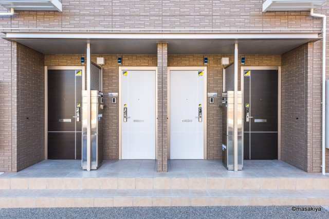 ルージュ 伊勢宮　A棟のエントランス