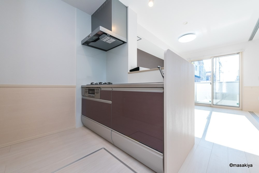 ルージュ 伊勢宮　A棟のキッチン|カウンターキッチン　ビルトインコンロ付