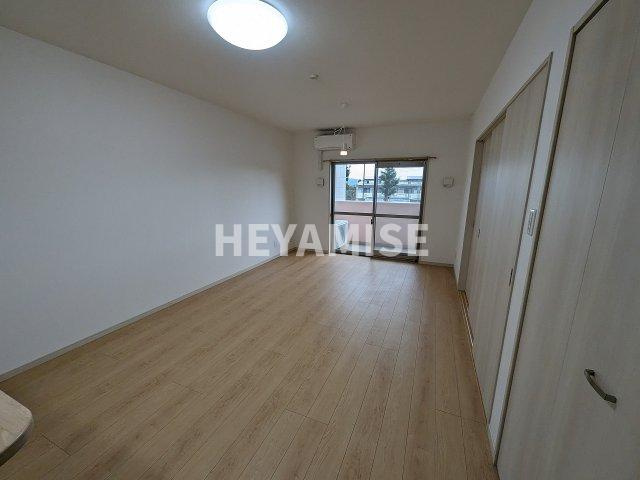 エスポワール長野の居間・リビング|※別号室の室内写真となります※