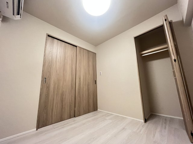 【洋室】 | イトーピア大橋マンション | コンパクトなお部屋ですが、収納スペースも設けられているため居住スペースは広くお使いいただけます