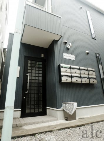 Bell-Bee IKEBUKURO (ベルビー池袋)のエントランス|清潔なエントランスです