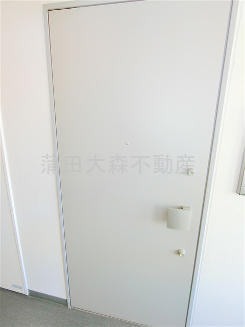 リバーレ蒲田仲六郷の玄関