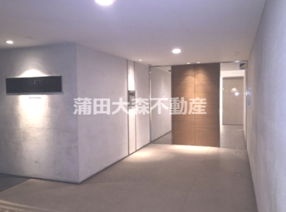 リバーレ蒲田仲六郷のエントランス