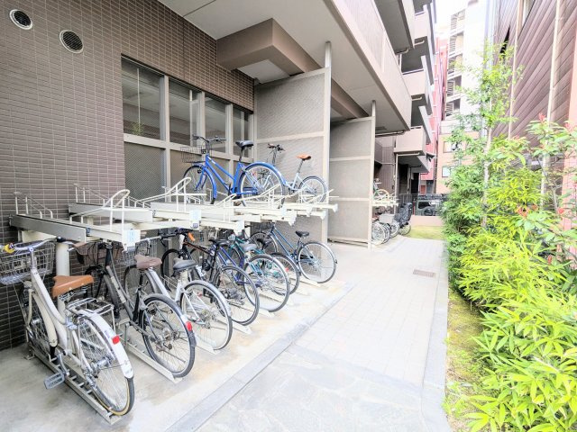 アルカーデンタワー入谷の駐輪場|～駐輪場 写真～
