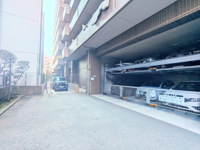 アルカーデンタワー入谷の駐車場|～敷地内駐車場 写真～