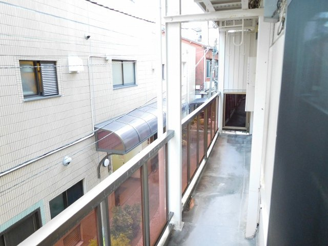 不破ビルのバルコニー