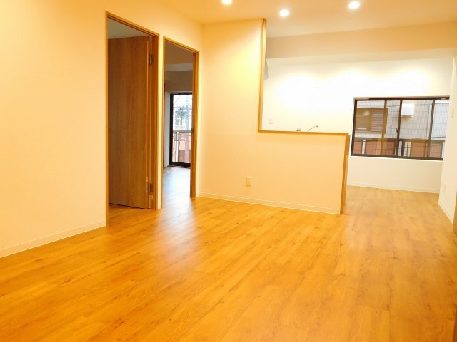 不破ビルの居間・リビング