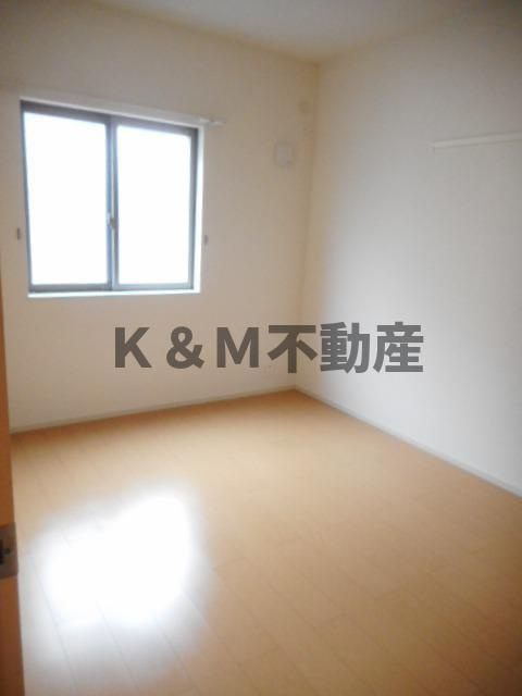 ブリリアントガーデンアゼリアＢの居間・リビング|ゆったりとしたリビングです