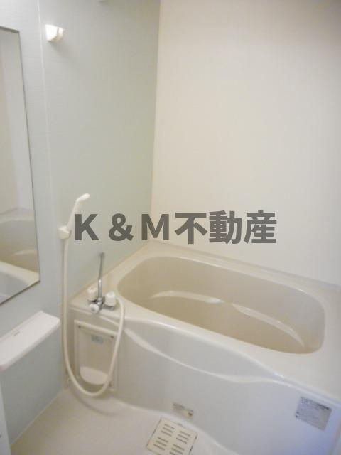 ブリリアントガーデンアゼリアＢの浴室|日々の暮らしに欠かせないお風呂です