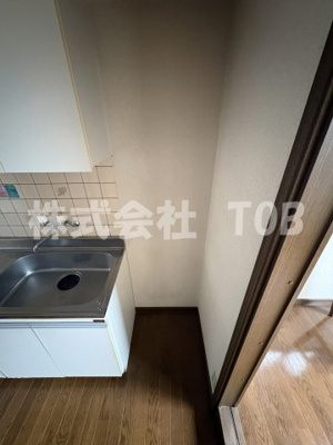 【その他】 | コーポ須賀 | 冷蔵庫置き場※クリーニング完了前※