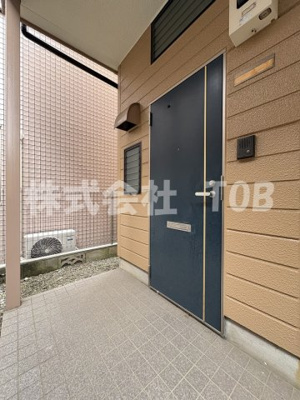 【その他】 | コーポ須賀 | 105号室　玄関ドア※クリーニング完了前※