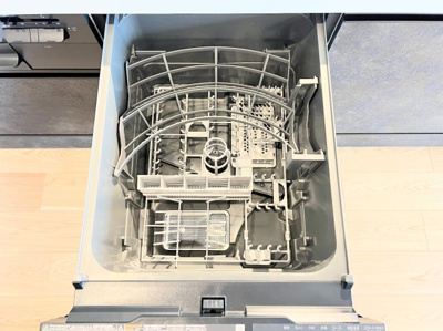 【キッチン】 | 東急ドエル江田ビレジB棟 | ◆食後の食器洗いは食洗機にお任せ！ご家族と団らんの時間を。家事の時短に効果大の食洗器付き。高温洗浄、節水効果もございます。