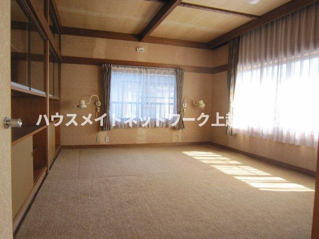 岩木貸家Ⅱの洋室|３階10帖洋室