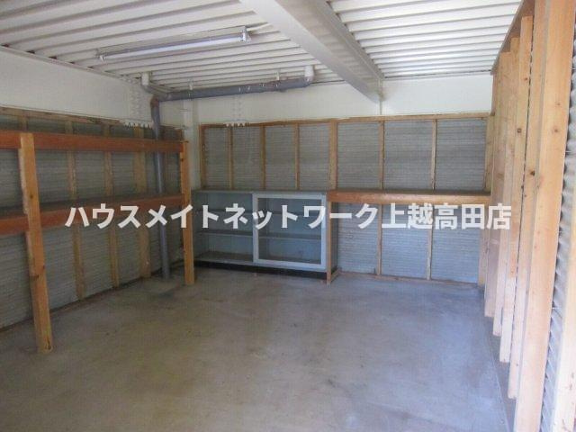 岩木貸家Ⅱの収納|１階物置内部