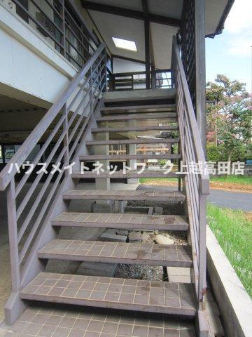 岩木貸家Ⅱのその他|１階から２階への外階段