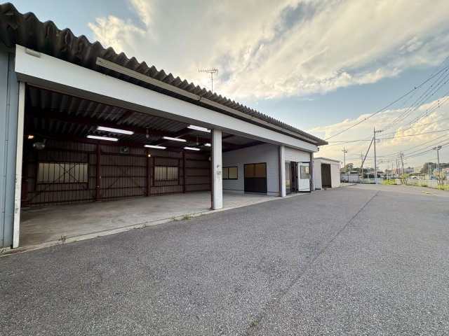 野田市吉春の事業用地の外観