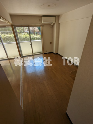 【居間・リビング】 | エコーヒルズ神代 | ※反転タイプ写真です