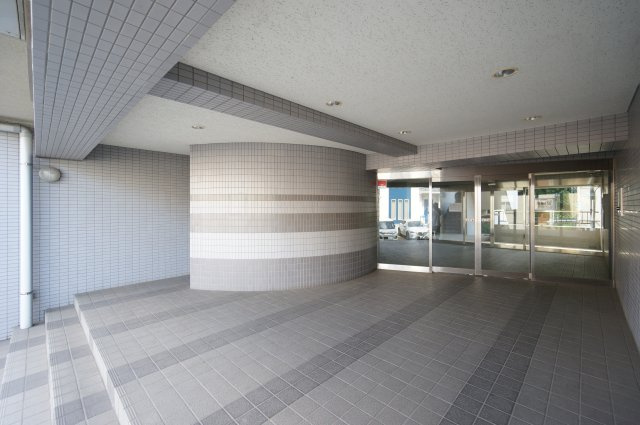 都町レジデンスのエントランス|ご見学・ご契約時の送迎可能！