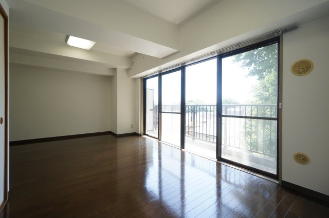 都町レジデンスの居間・リビング|お電話でのご予約がスムーズです！