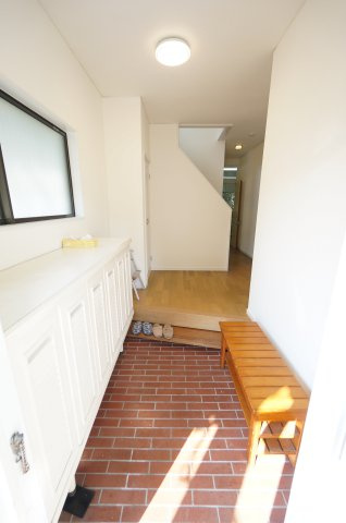 レントハウス越智町の玄関|当日の見学大歓迎！