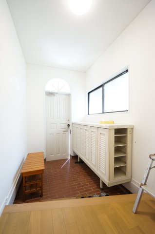 レントハウス越智町の玄関|ご見学・ご契約時の送迎可能！