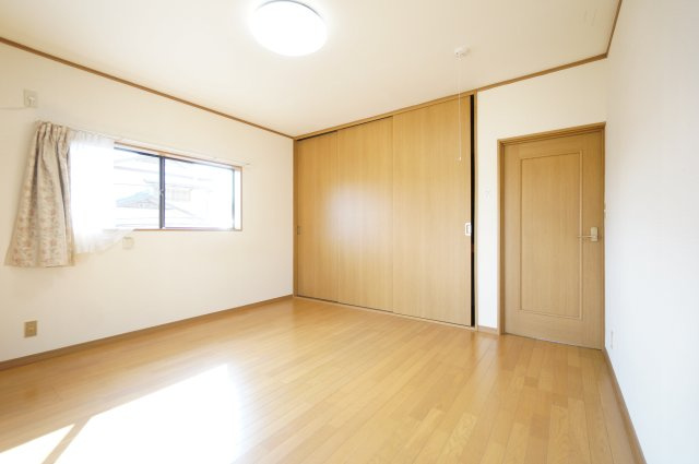 レントハウス越智町の洋室|水曜日、営業時間外もご相談ください！