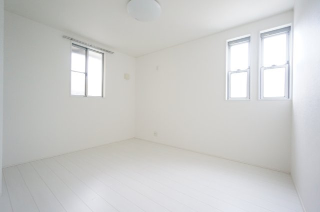 クレールの洋室|詳細、ご不明点等、お気軽にご連絡ください！
※すべて反転タイプのお写真です