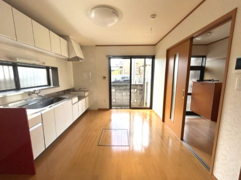 小仲台貸家の居間・リビング|当日の見学大歓迎！