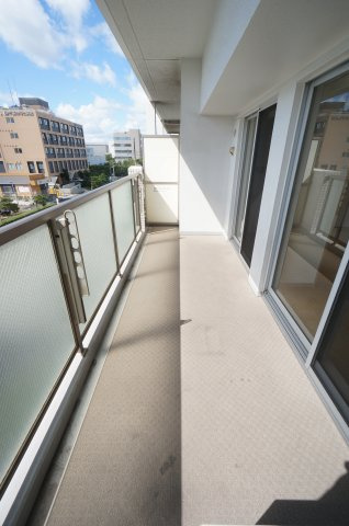 エコロジー千葉みなとレジデンスのバルコニー|水曜日、営業時間外もご相談ください！
※すべて同タイプのお写真です