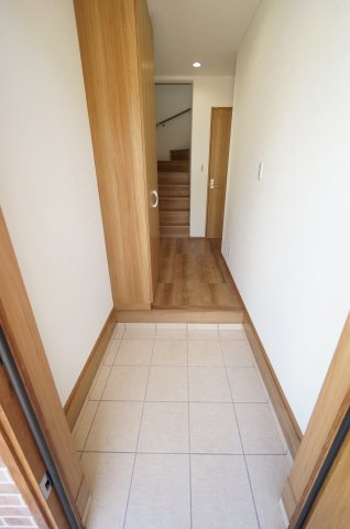 GKタウン9号棟の玄関|当日の見学大歓迎！
