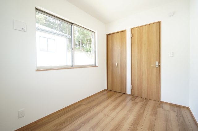 GKタウン9号棟の洋室|物件、駅でお待ち合わせでのご案内歓迎！
