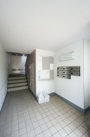 青葉の森公園通り５号棟のエントランス|ご見学・ご契約時の送迎可能！